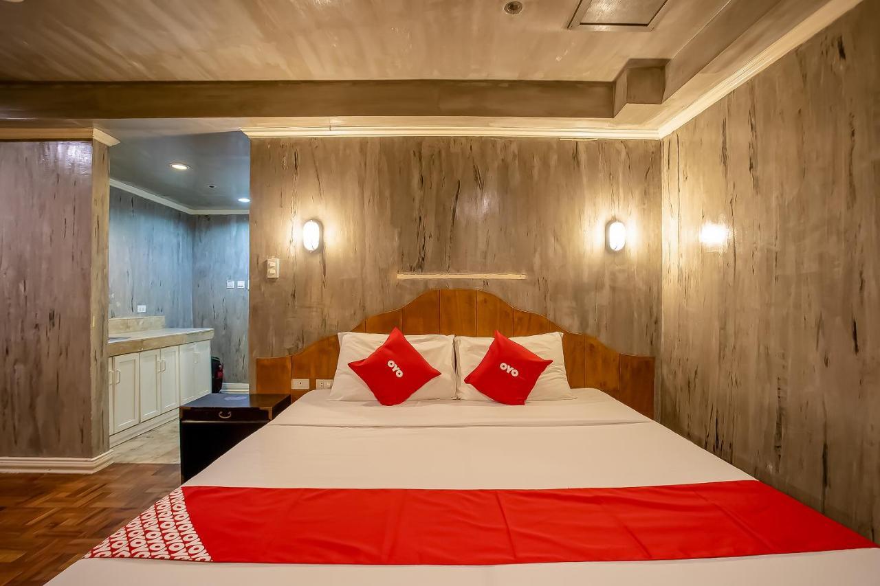 Oyo 821 Connector Hostel Makati City Bagian luar foto