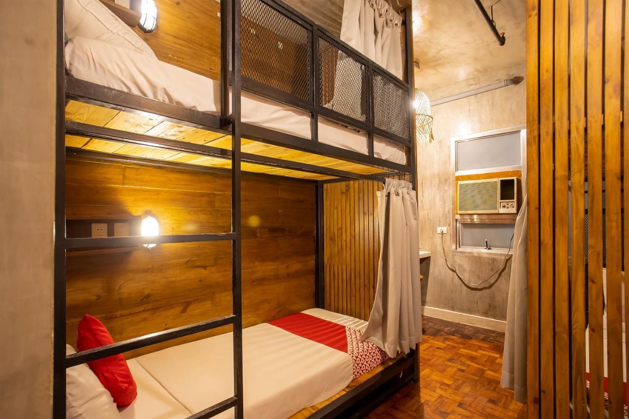 Oyo 821 Connector Hostel Makati City Bagian luar foto