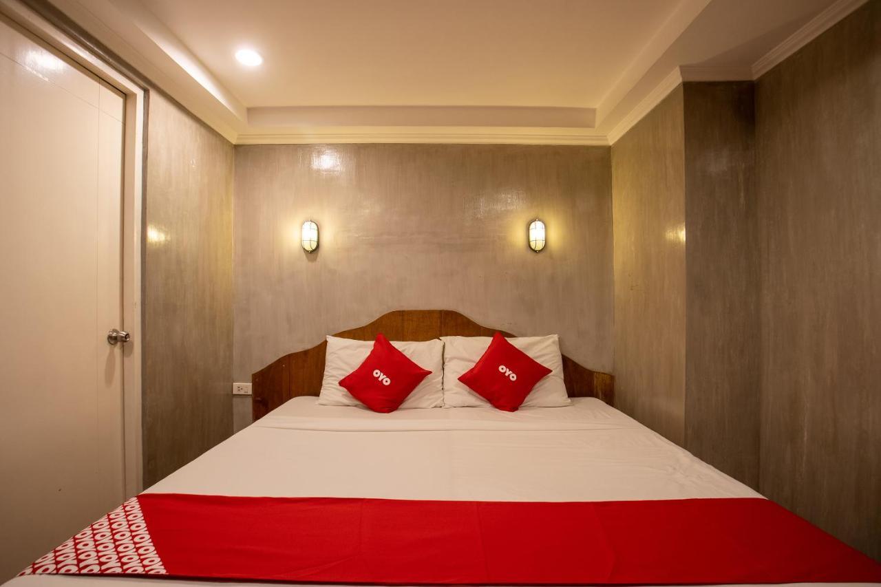 Oyo 821 Connector Hostel Makati City Bagian luar foto