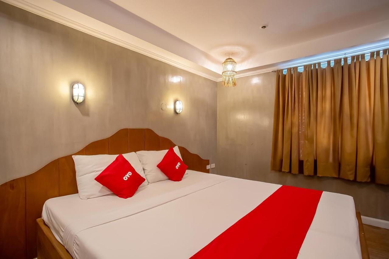 Oyo 821 Connector Hostel Makati City Bagian luar foto