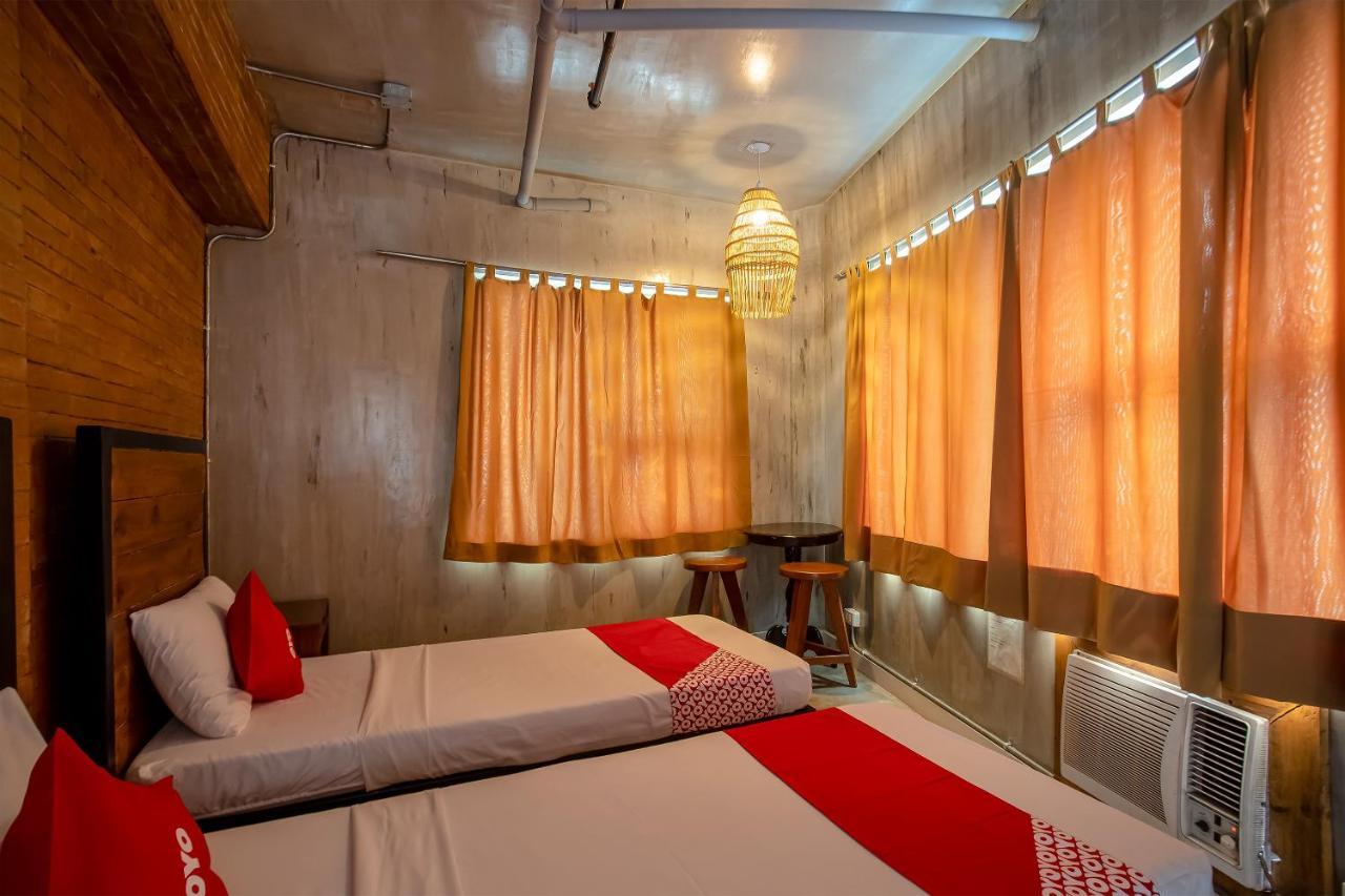 Oyo 821 Connector Hostel Makati City Bagian luar foto