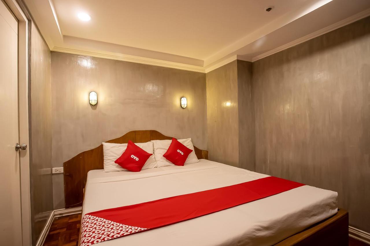 Oyo 821 Connector Hostel Makati City Bagian luar foto