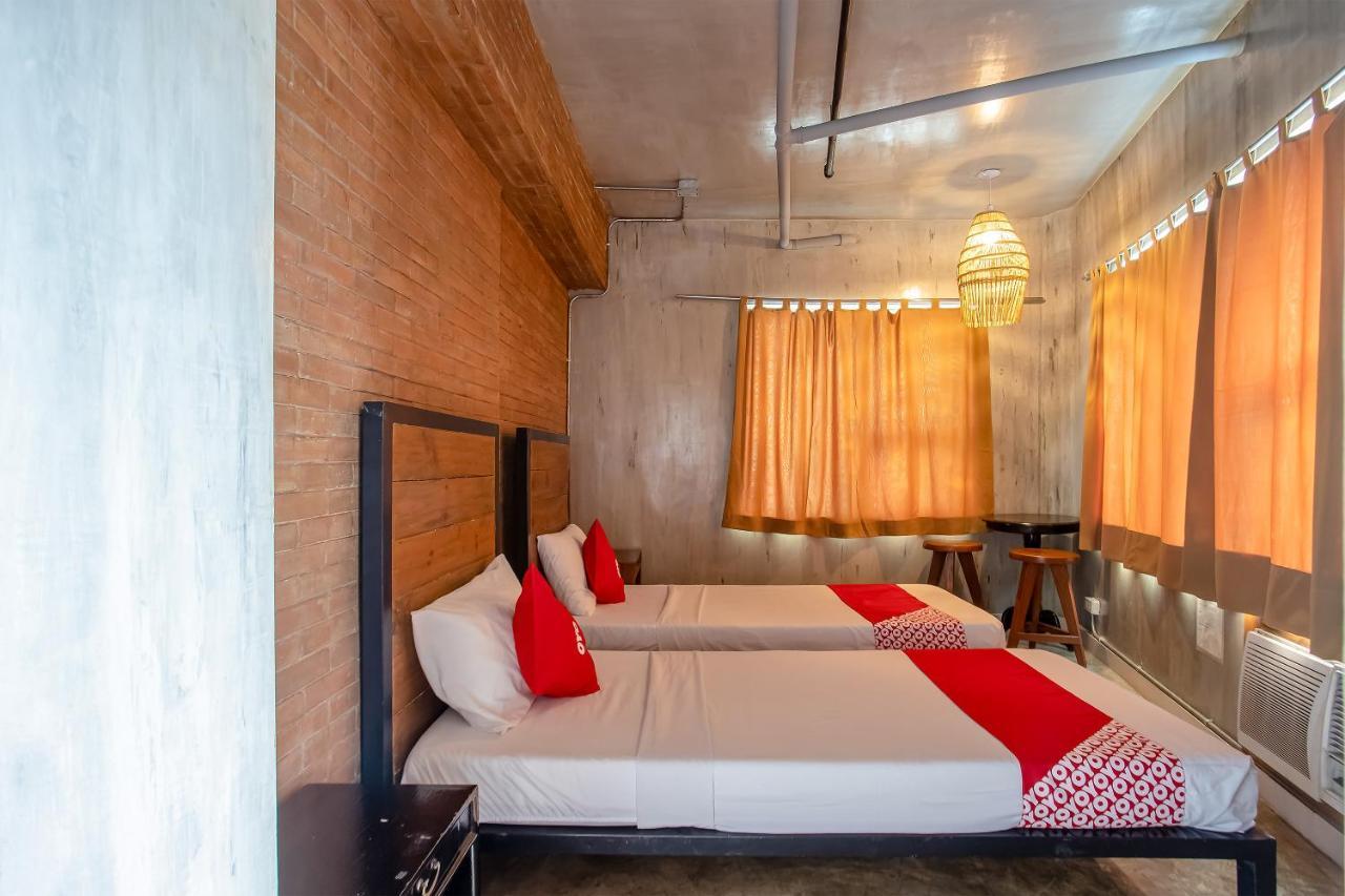 Oyo 821 Connector Hostel Makati City Bagian luar foto