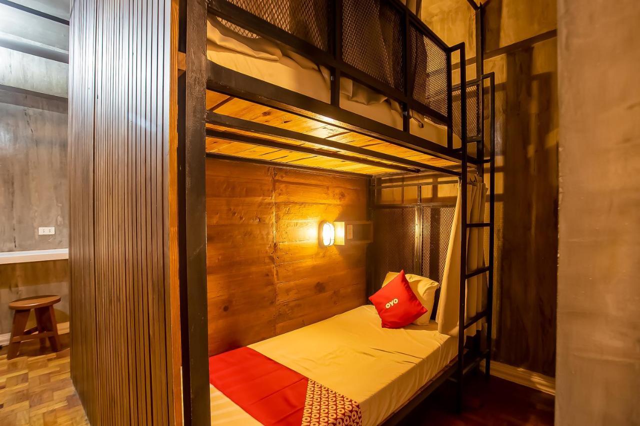 Oyo 821 Connector Hostel Makati City Bagian luar foto