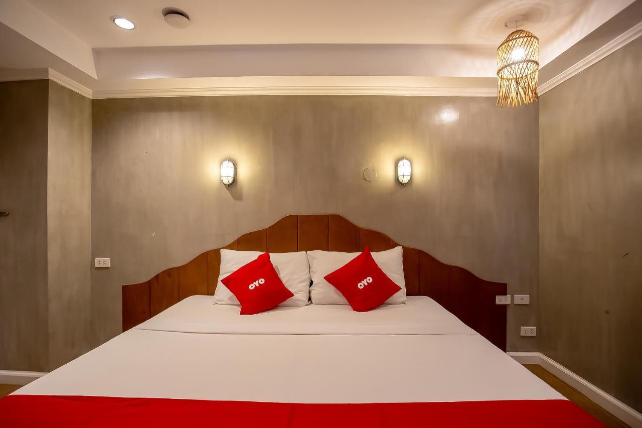 Oyo 821 Connector Hostel Makati City Bagian luar foto
